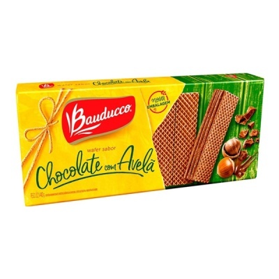 Pacote Bauducco wafer chocolate com avelã amarelo e verde
