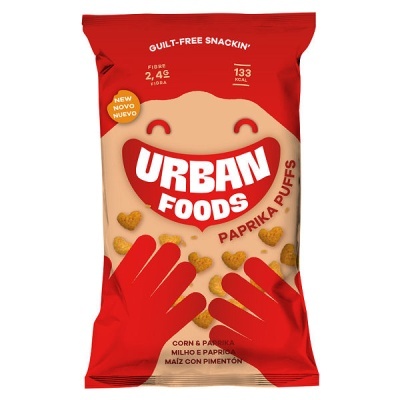 Saco vermelho e bege de snacks Urban Foods Paprika Puffs