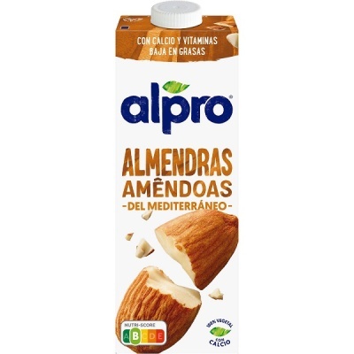 Embalagem de bebida vegetal Alpro de amêndoas, branca e castanha