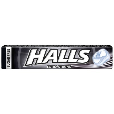 Embalagem de pastilhas Halls Extra Strong preta e cinza com texto branco