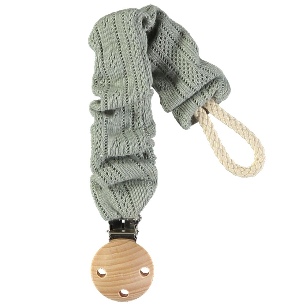 Prendedor de chucha com madeira, corda e tecido cinza