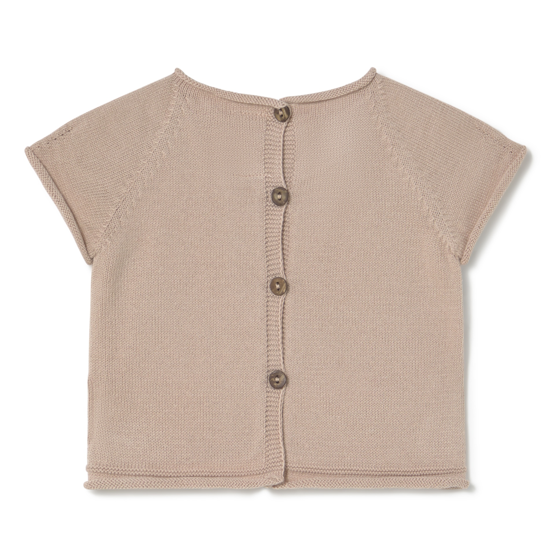 Top de malha bege claro com botões frontais castanhos e mangas curtas