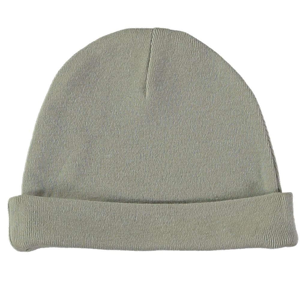 Gorro de malha cinza claro com dobra na base