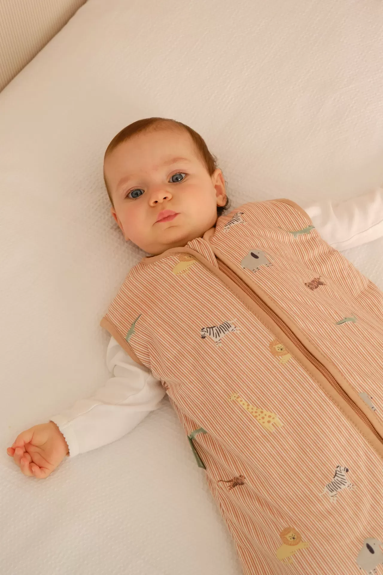 Saco de dormir para bebé laranja com estampado de animais