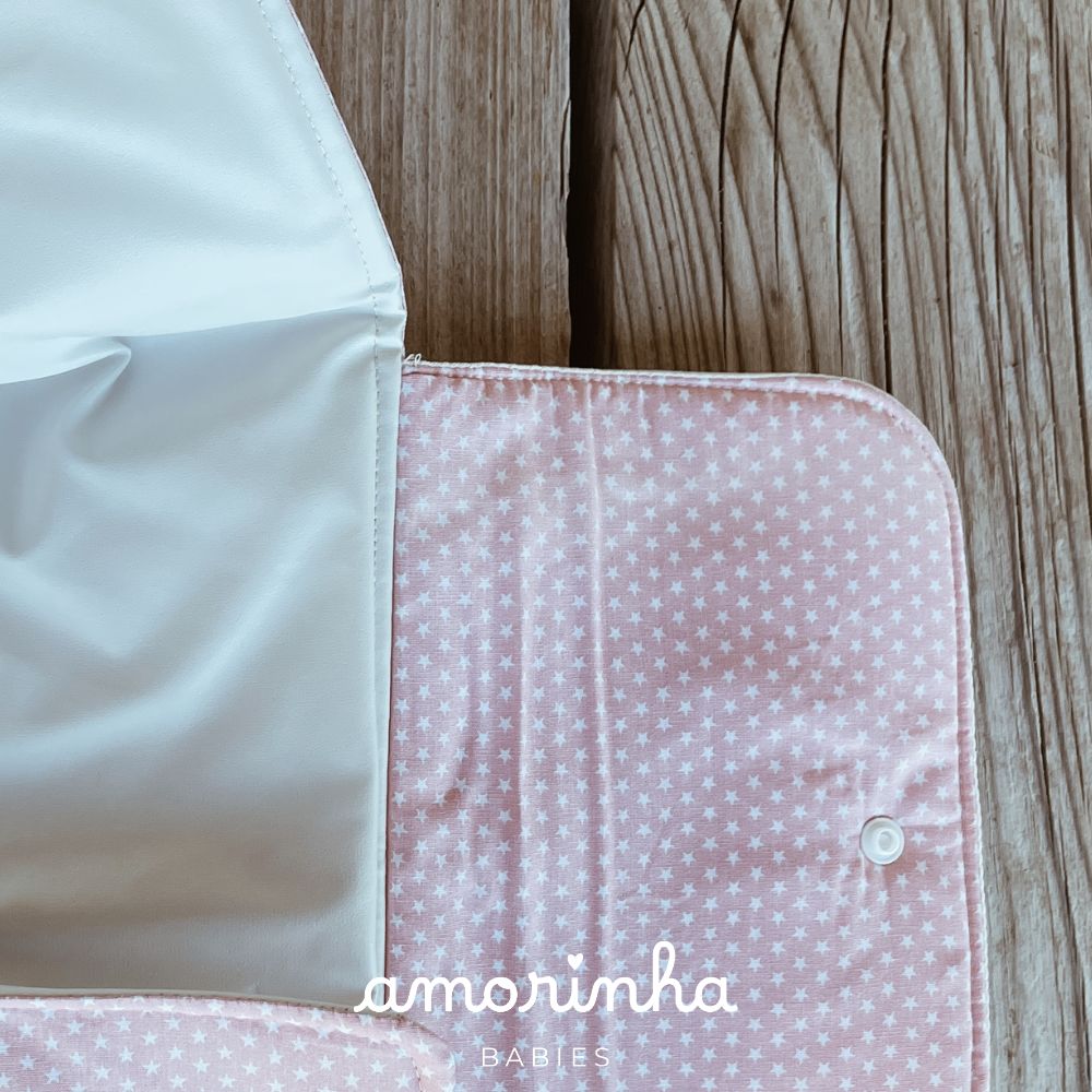 Tapete de mudança rosa com estrelas brancas e impermeável