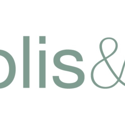 Logotipo da marca molis&co em cor verde-acinzentada