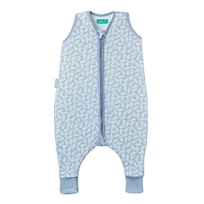 Pijama de bebé azul claro com padrão branco e fecho de correr