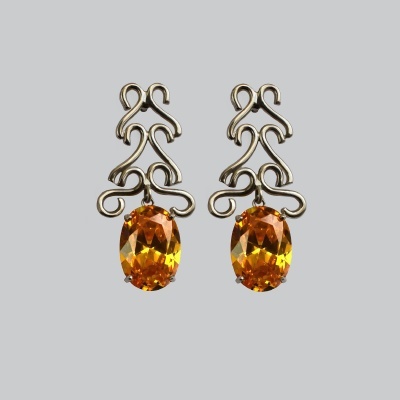 https://www.anamagalhaesjoias.com/product/brincos-rua-direita