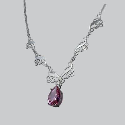 https://www.anamagalhaesjoias.com/product/colar-ramos-de-queiroz