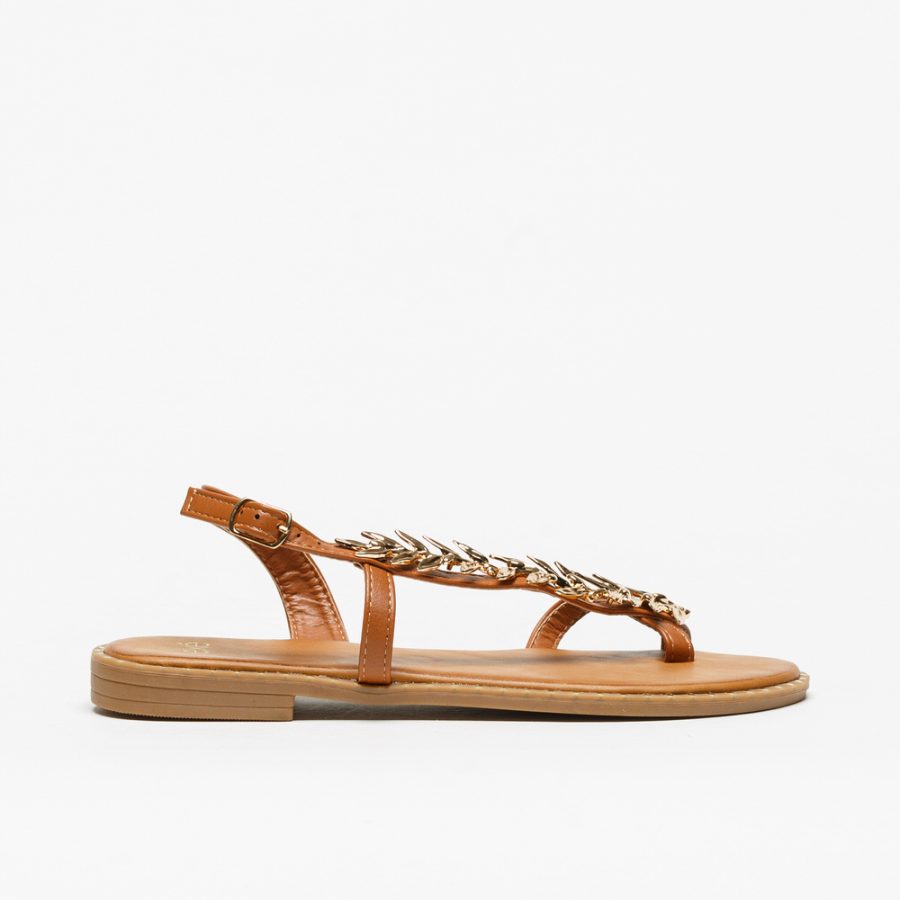 Sandália Exé P4015-9 Camel Sandália rasteira castanha com decoração dourada e fivela