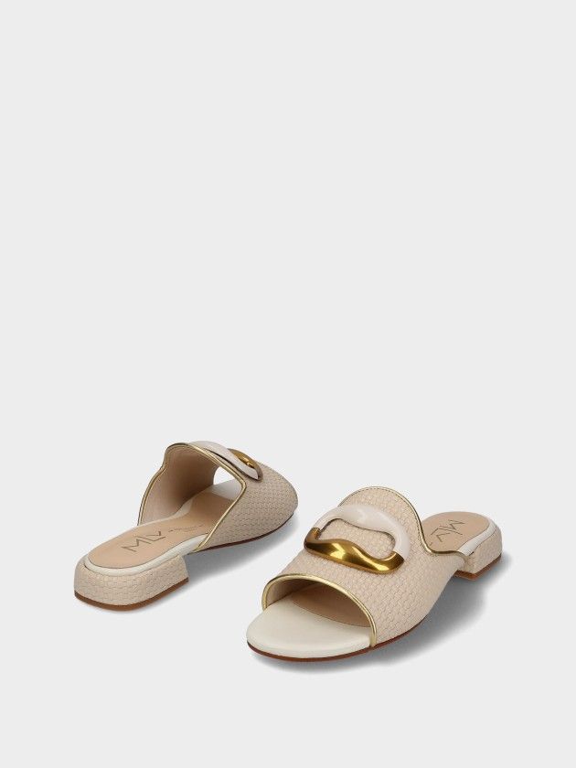 Chinelos MLV Carol.83 Bege Chinelos de senhora bege com detalhe dourado e sola baixa