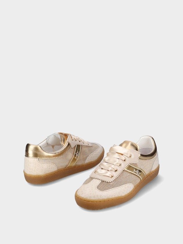 Sapatilha MLV Amber.01 Bege Sapatilhas femininas beige e douradas com atacadores de cetim e sola castanha
