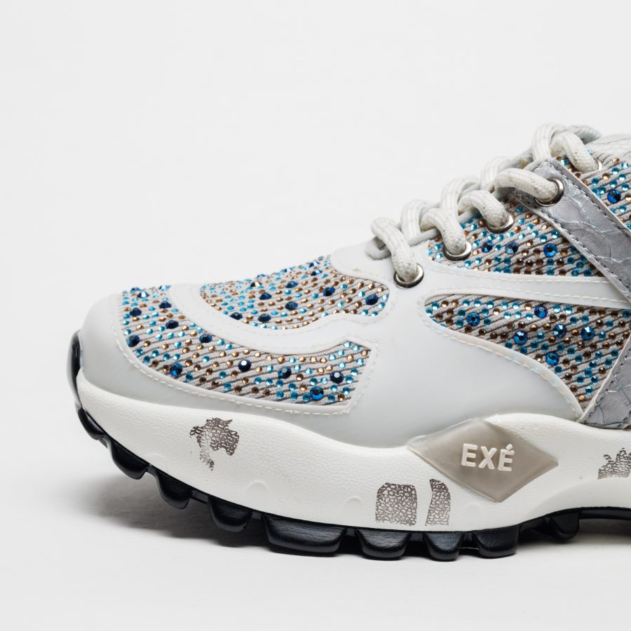 Sapatilhas Exé D190608-24 White Grey Sapatilha branca com aplicações brilhantes azuis e castanhas e logo EXÉ na sola