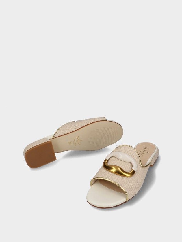 Chinelos MLV Carol.83 Bege Chinelos de senhora creme com detalhe metálico dourado e sola com salto baixo