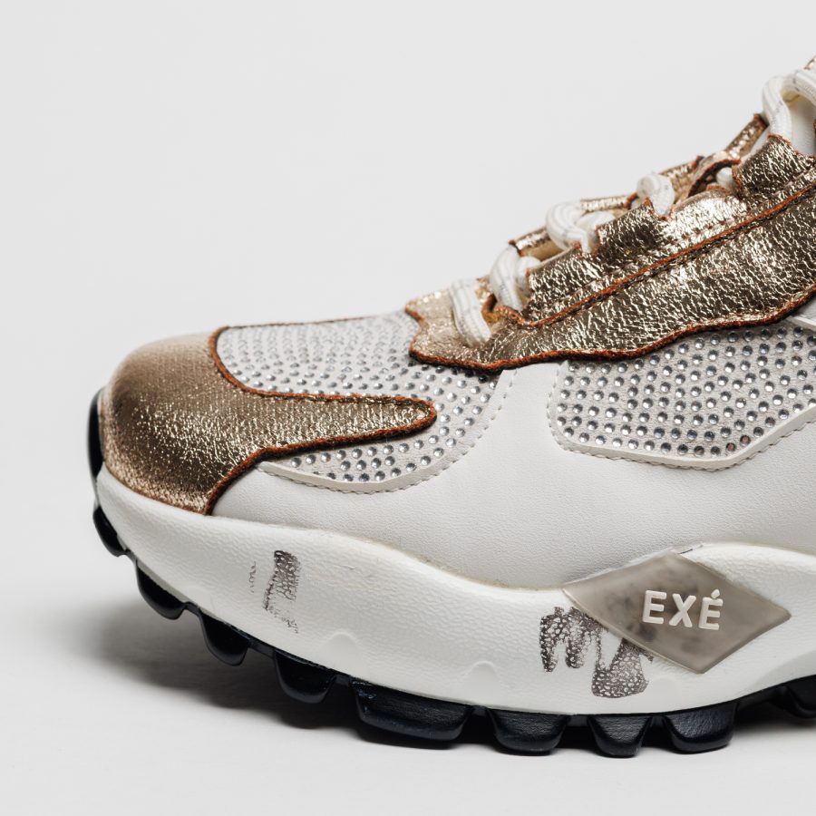Sapatilhas Exé D190608-22A White Gold Ténis branco e dourado com detalhes metálicos e logótipo EXÉ.