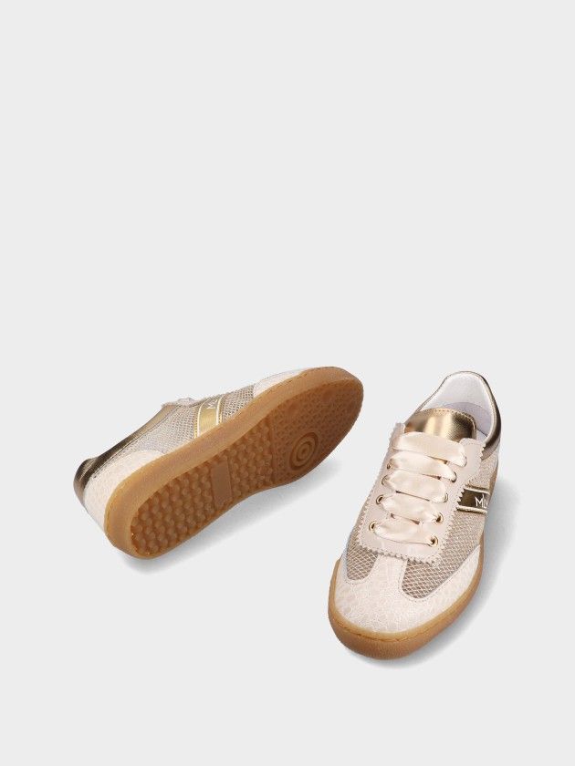 Sapatilha MLV Amber.01 Bege Par de sapatilhas creme e douradas com sola castanha em fundo branco