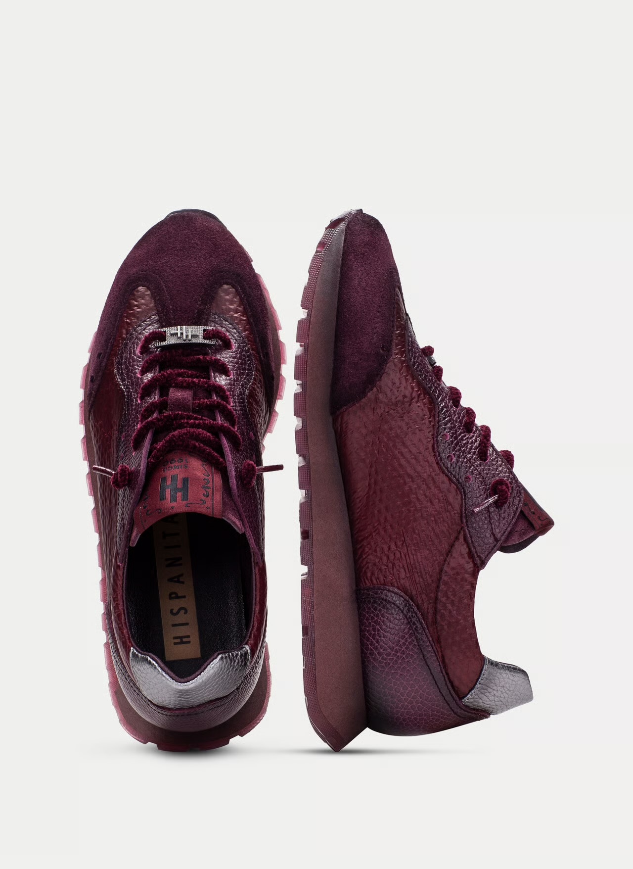 Sapatilha Hispanitas Velour-I26 Bordô Par de sapatilhas bordô com textura de pele em relevo e camurça