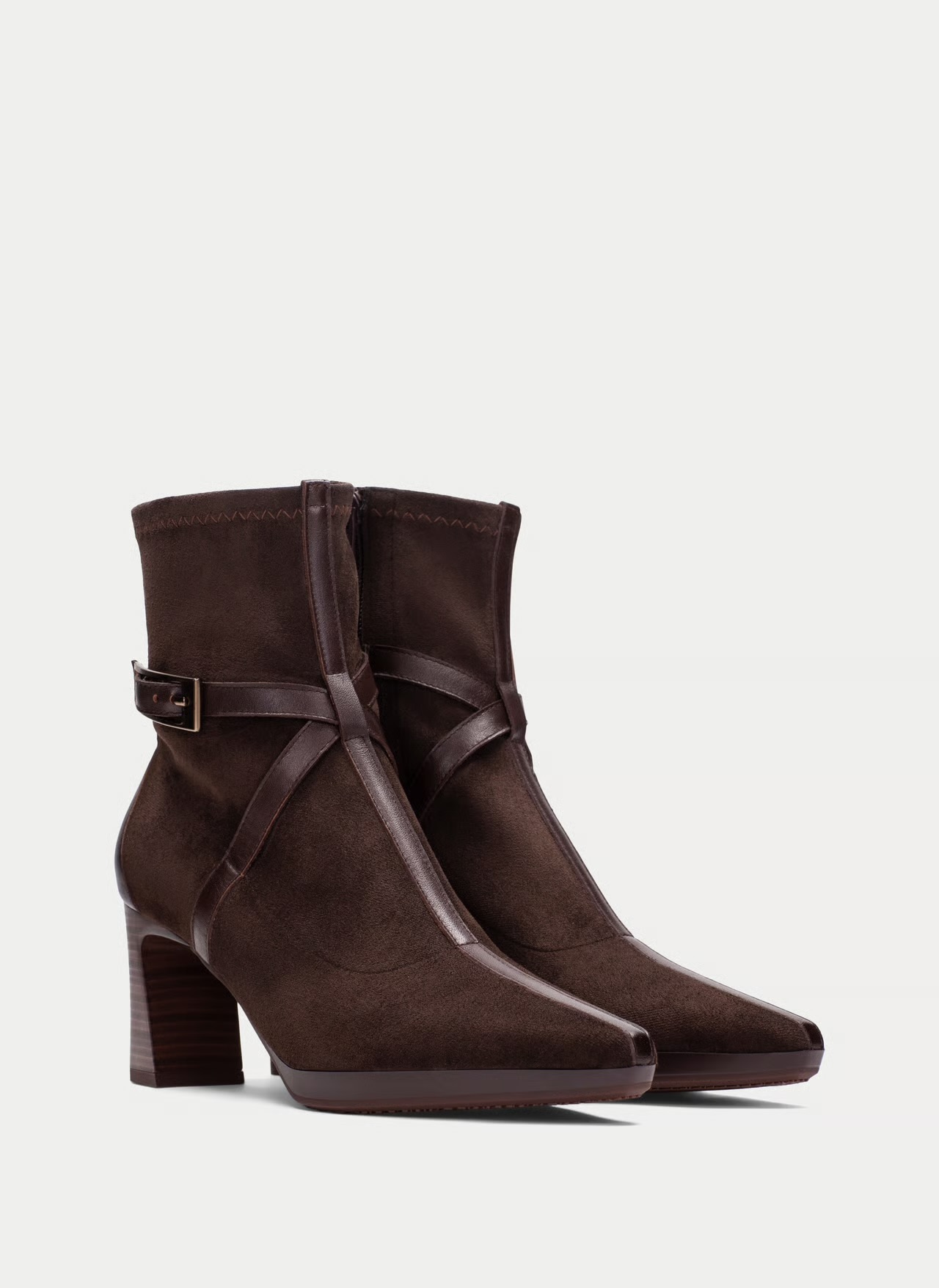 Botim Hispanitas HI265087 Brown Botins femininos castanhos em camurça com salto alto e fivela