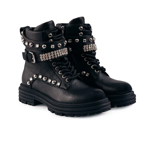 Bota Estilo Militar ABF-97 V032-156-1 Botas pretas de couro com tachas prateadas e atacadores