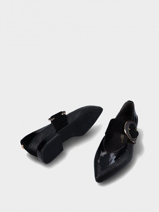 Sapato MLV Lea.127 Black Sapatos pretos femininos com verniz e fivela dourada