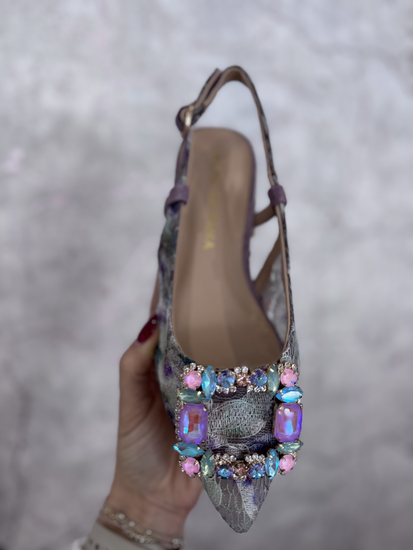 Sapato Alma en Pena V261006 Green Slingback feminino com estampa floral e pedras coloridas