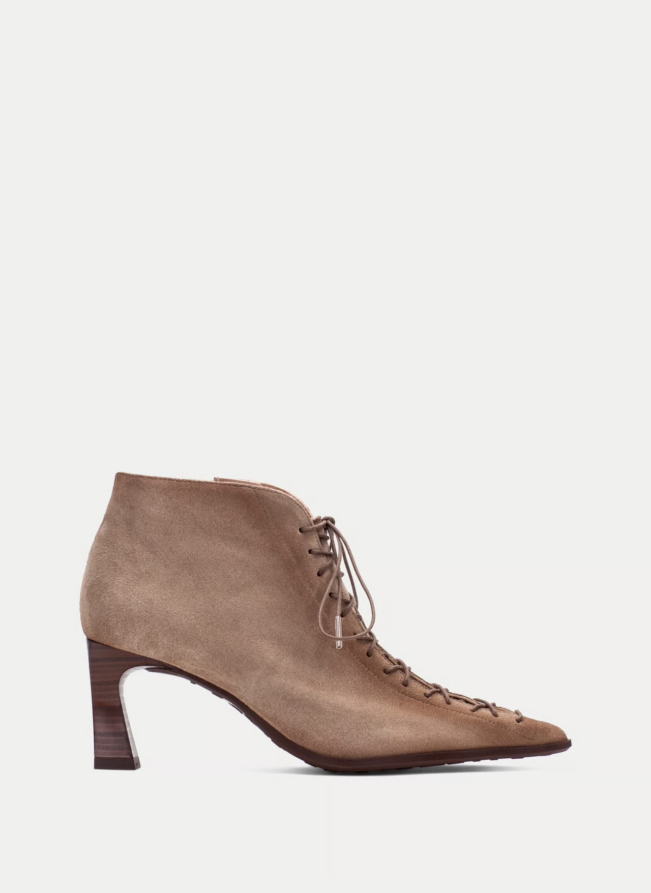 Botim Hispanitas HI264960 Taupe Bota feminina bege camurça com salto médio em madeira