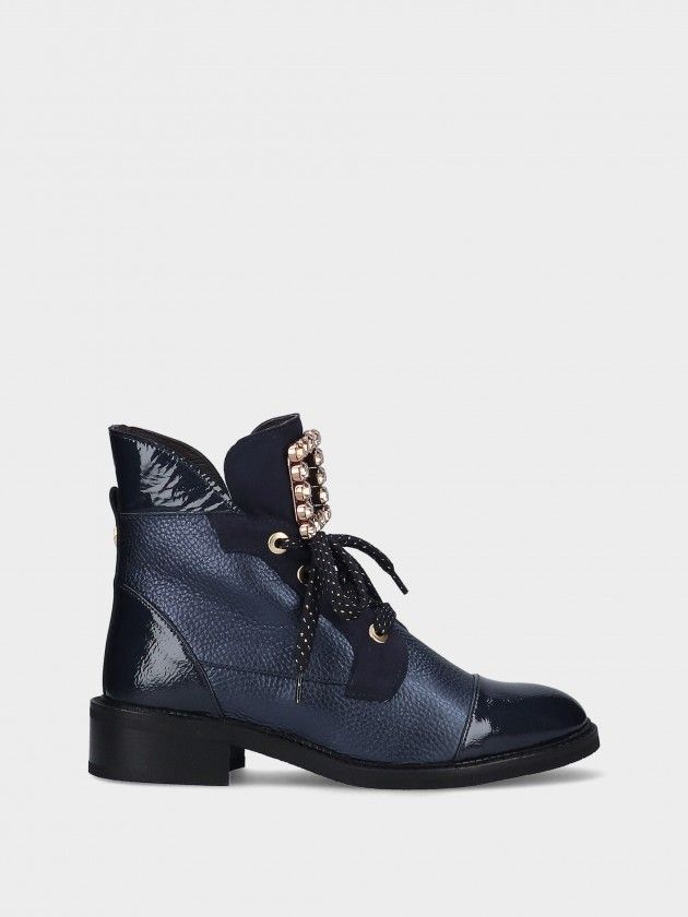 Bota MLV Raquel.87 Azul Bota feminina azul escuro com atacadores e detalhe de pérolas
