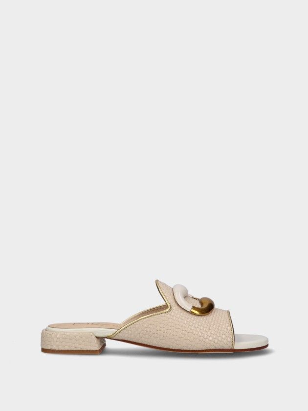 Chinelos MLV Carol.83 Bege Sandália mule bege com textura e detalhe metálico dourado