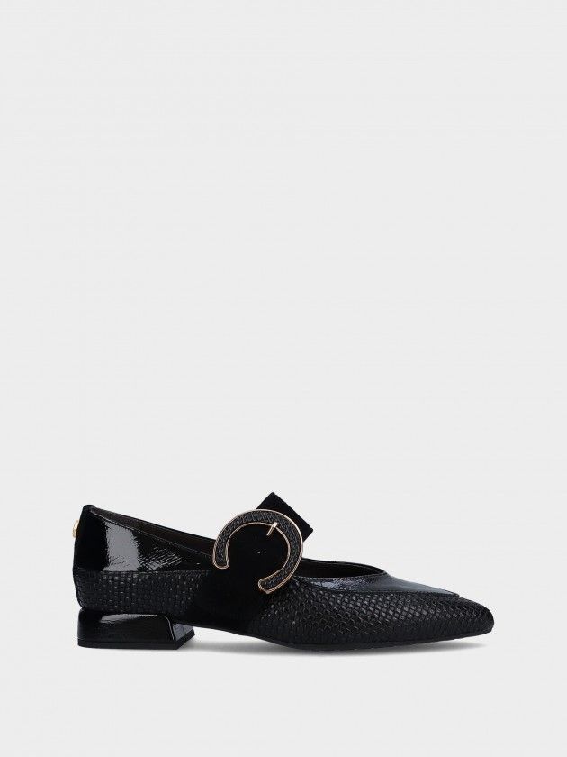 Sapato MLV Lea.127 Black Sapato feminino preto com textura de pele de cobra e fivela metálica circular