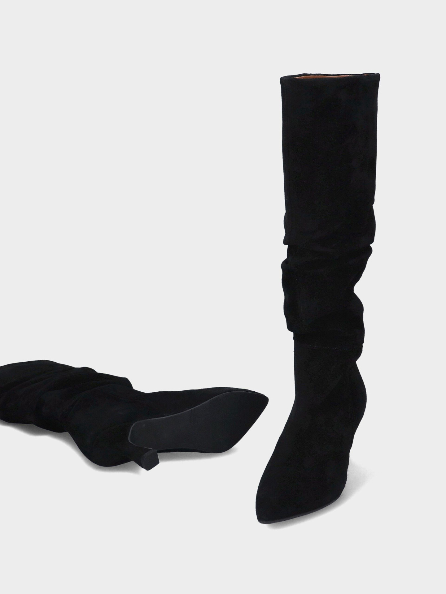 Bota Cano Alto MLV Leonor.05 Black Botas altas pretas de camurça com salto médio