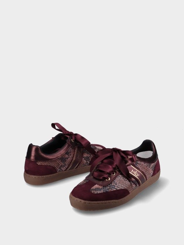 Sapatilha MLV Amber.04 Bordô Ténis bordo com padrão animal print, sola castanha e atacadores de cetim.