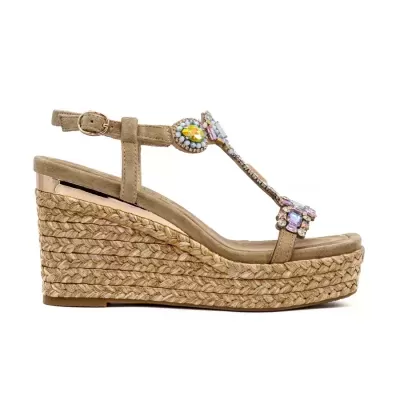 https://www.anajosapataria.com/product/sandalias-alma-en-pena-v265506-bege
