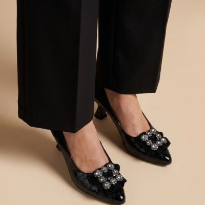 https://www.anajosapataria.com/product/sapato-mlv-lucy-08-black