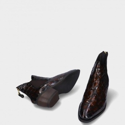 Sapatos de salto médio em couro castanho com padrão de pele de crocodilo