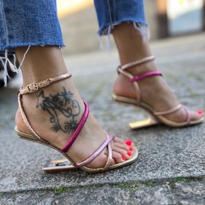 https://www.anajosapataria.com/product/sandalias-exe-magie-811