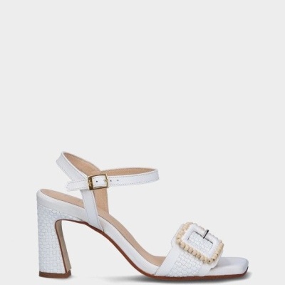 https://www.anajosapataria.com/product/sandalias-mlv-catarina-10-white