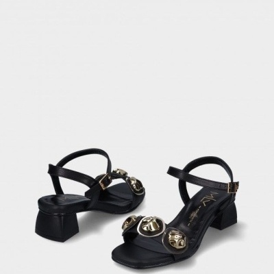 https://www.anajosapataria.com/product/sandalias-mlv-clarisse-08-black