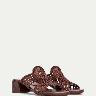 https://www.anajosapataria.com/product/sandalias-hispanitas-tulipan-cordela