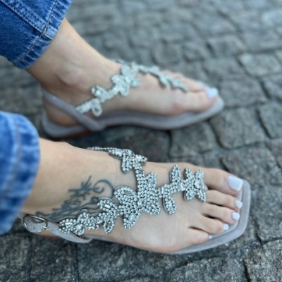 https://www.anajosapataria.com/product/sandalia-alma-en-pena-251911-taupe