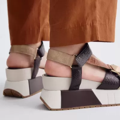 https://www.anajosapataria.com/product/sandalias-exe-olivia-934-brown-tan