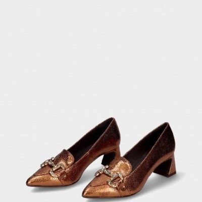 Sapatos de salto médio cobre com detalhe metálico