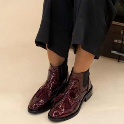 https://www.anajosapataria.com/product/botim-mlv-rafaela-93-bordo