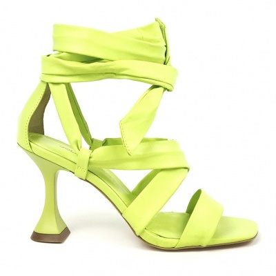 Sandália feminina de salto alto lima com tiras largas e salto fino