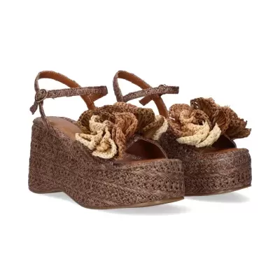https://www.anajosapataria.com/product/sandalias-exe-0912