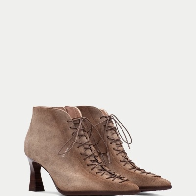 https://www.anajosapataria.com/product/botim-hispanitas-hi264960-taupe