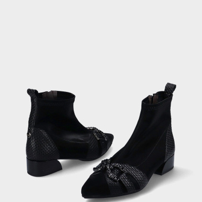 https://www.anajosapataria.com/product/botim-mlv-lidia-44-black