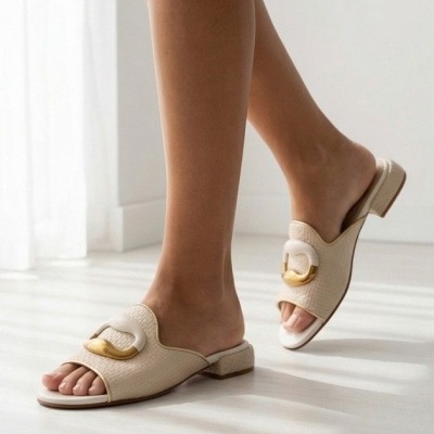 https://www.anajosapataria.com/product/chinelos-mlv-carol-83-bege