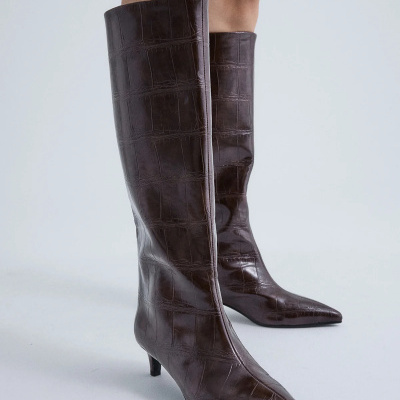 https://www.anajosapataria.com/product/bota-cano-alto-exe-w0955-r7978-brown