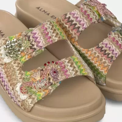 https://www.anajosapataria.com/product/chinelos-alma-en-pena-v267502-mult