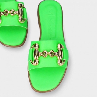 https://www.anajosapataria.com/product/chinelo-mlv-luca-10green